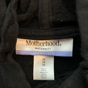 2 Nursing hoodies - black and striped